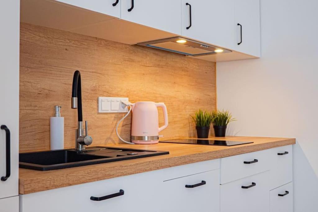 Komfortowy Apartament W Centrum Варшава Экстерьер фото